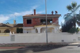 Reform of housing in El Oasis